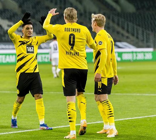 开云体育下载-瑞典爆冷多特蒙德，马夏尔关键制胜