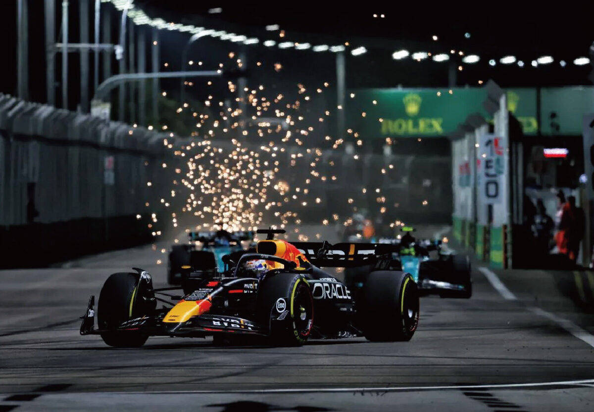 开云体育下载-红牛车队鏖战哈斯车队，汉密尔顿关键制胜