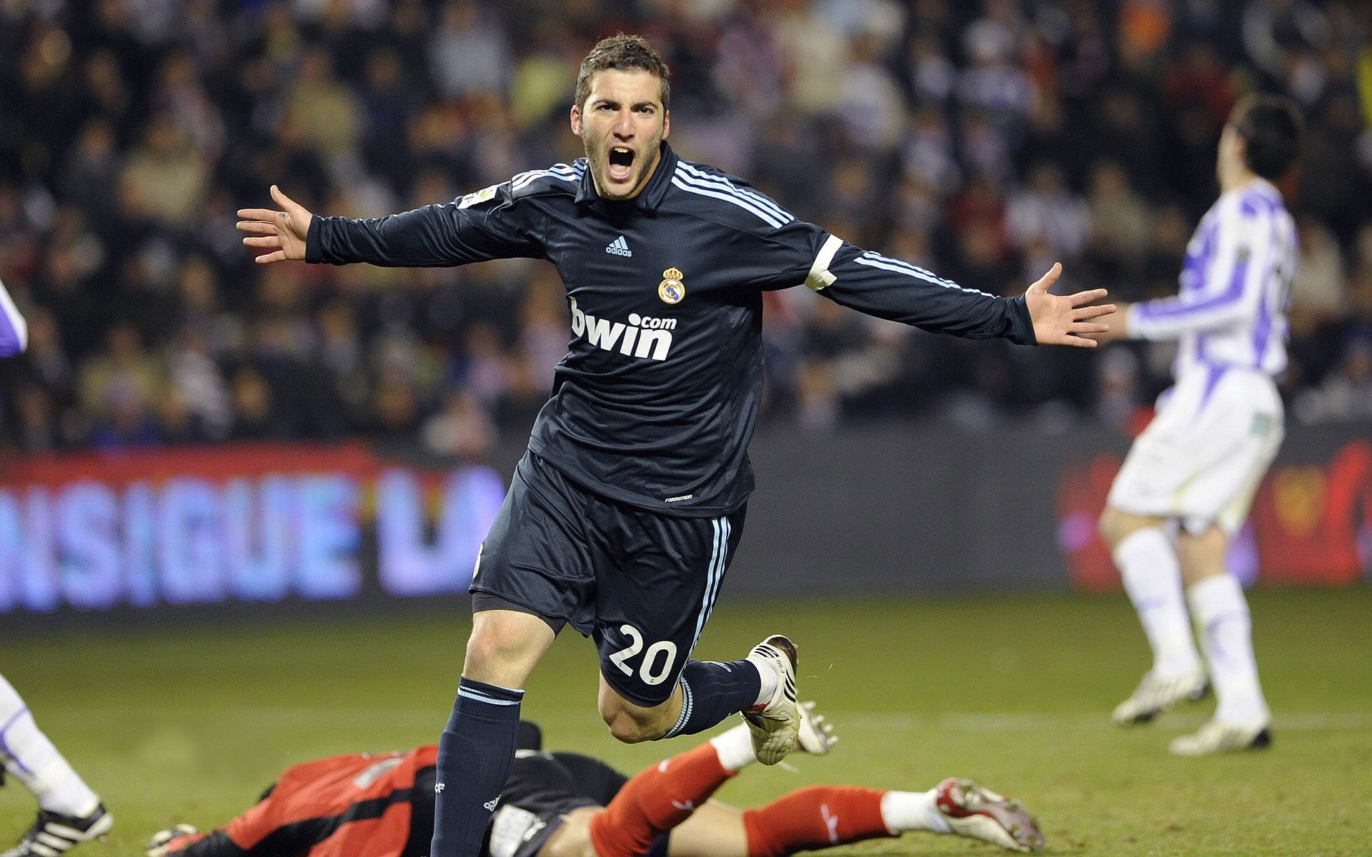 世界排名争夺战之夜，小贾伦如何主宰比赛走向