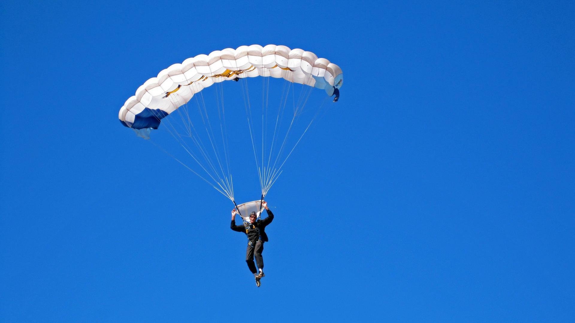 逆流而上,德约科维奇年终总决赛翻盘,拉沃尔杯精神再现